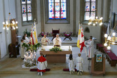 Feier der 1. Heiligen Kommunion in Sankt Crescentius (Foto: Karl-Franz Thiede)